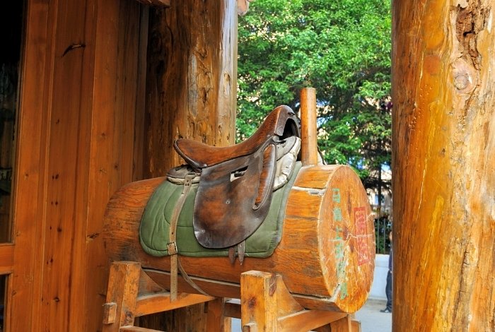 Tree width saddle
